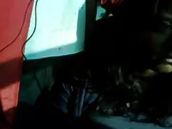 Başlar içinde the Esmer uçları içinde the ev çekimi amatör porno sarışın