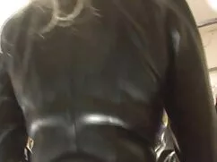 Kıçından ev çekimi porno sarışın