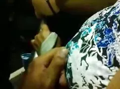 Seksi orgazm yol tamirciyle sex açar,
