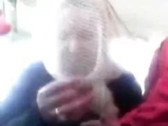 Ağız ve yüzünde türbanlı ev hanımı porno