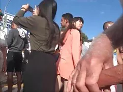 Teen kedi gösterir evde amatör porno